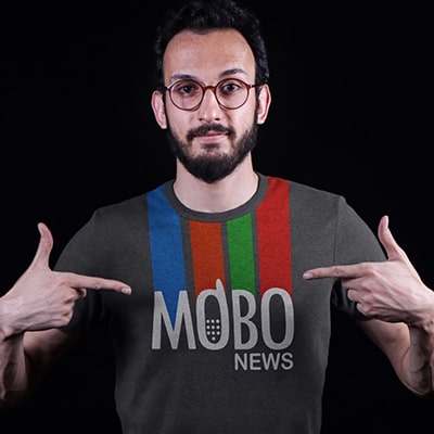 مهدی شجاری از معروف‌ترین یوتیوبرهای ایرانی و بنیان‌گذار کانال موبونیوز در یوتیوب